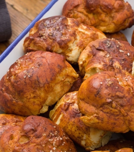 გირჩევთ, დღესასწაულებზე აუცილებლად გამოაცხოთ ეს ფუნთუშები. შედეგით აუცილებლად კმაყოფილი დარჩებით.