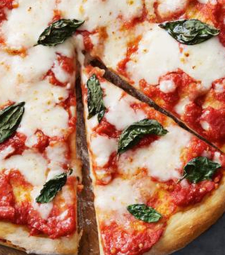 პიცა მარგარიტა – სახლის პირობებში სწრაფად და მარტივად მოსამზადებელია. ამ რეცეპტით გამოდის 2 პიცა.