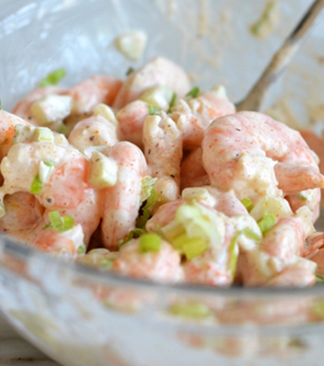 მარტივი რეცეპტი კრევეტების ძალიან გემრიელი სალათის მოსამზადებლად.