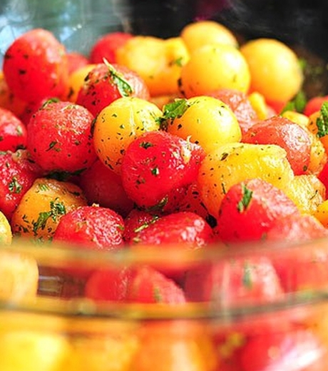 საზამთროსა და ნესვის შესანიშნავი დესერტი პიტნისა და ვანილის სიროფით.