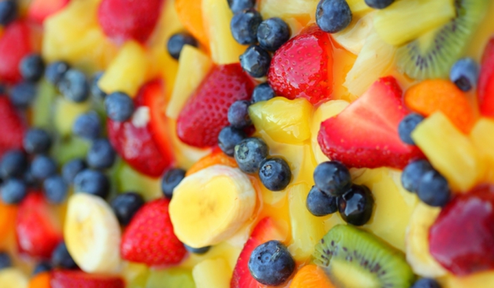 თქვენს წინაშეა უგემრიელესი საზაფხულო ხილის სალათა. ძალიან გემრიელი საზაფხულო დესერტიც გამოგივათ!