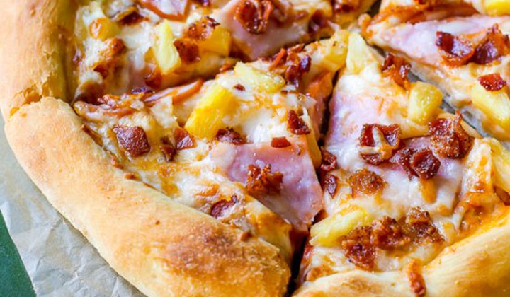ერთ–ერთი ცნობილი და გამორჩეულად გემრიელი პიცის რეცეპტი. მოამზადეთ თქვენი საყვარელი პიცა შინ :)